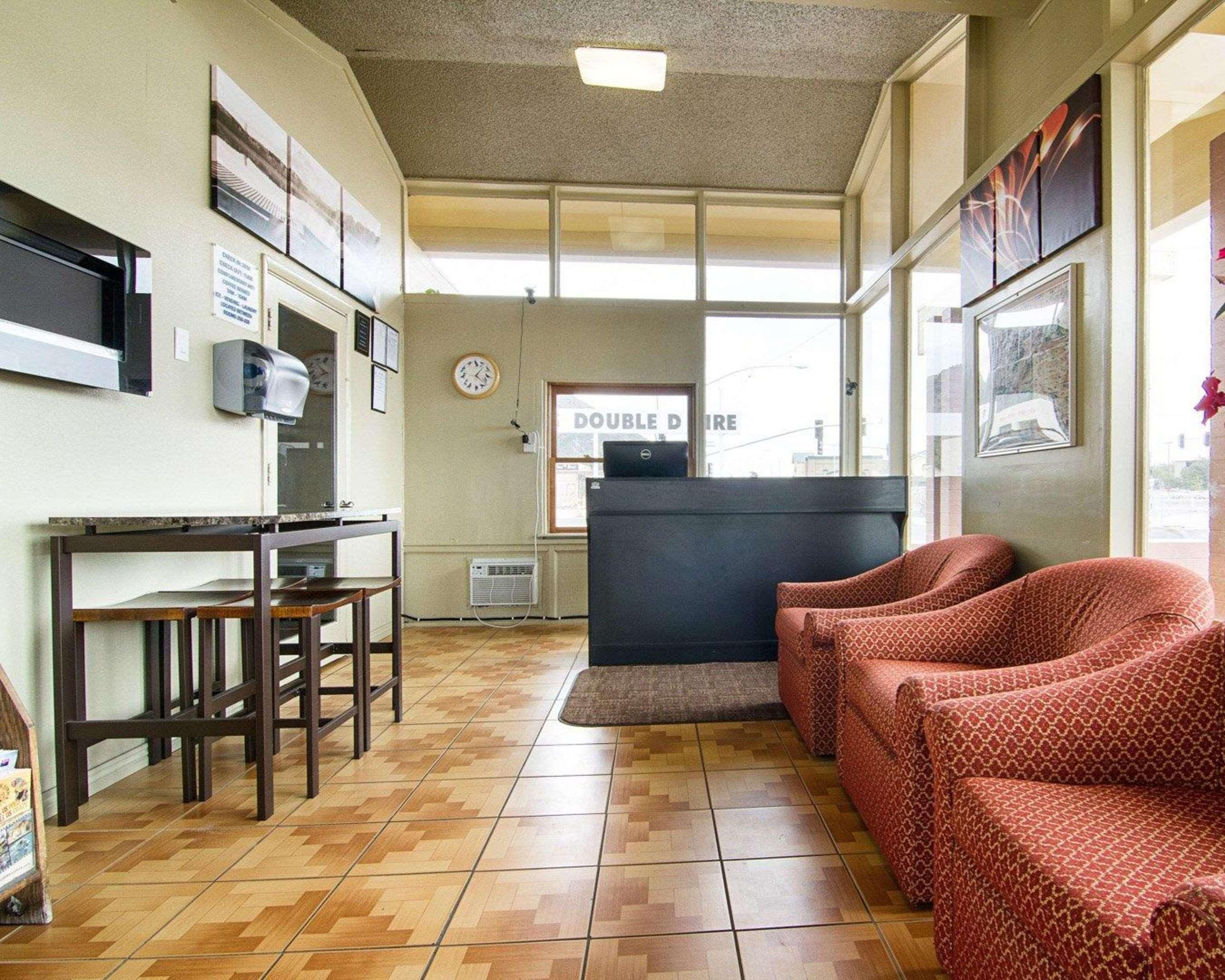 Rodeway Inn Flagstaff East Route 66 Exterior photo