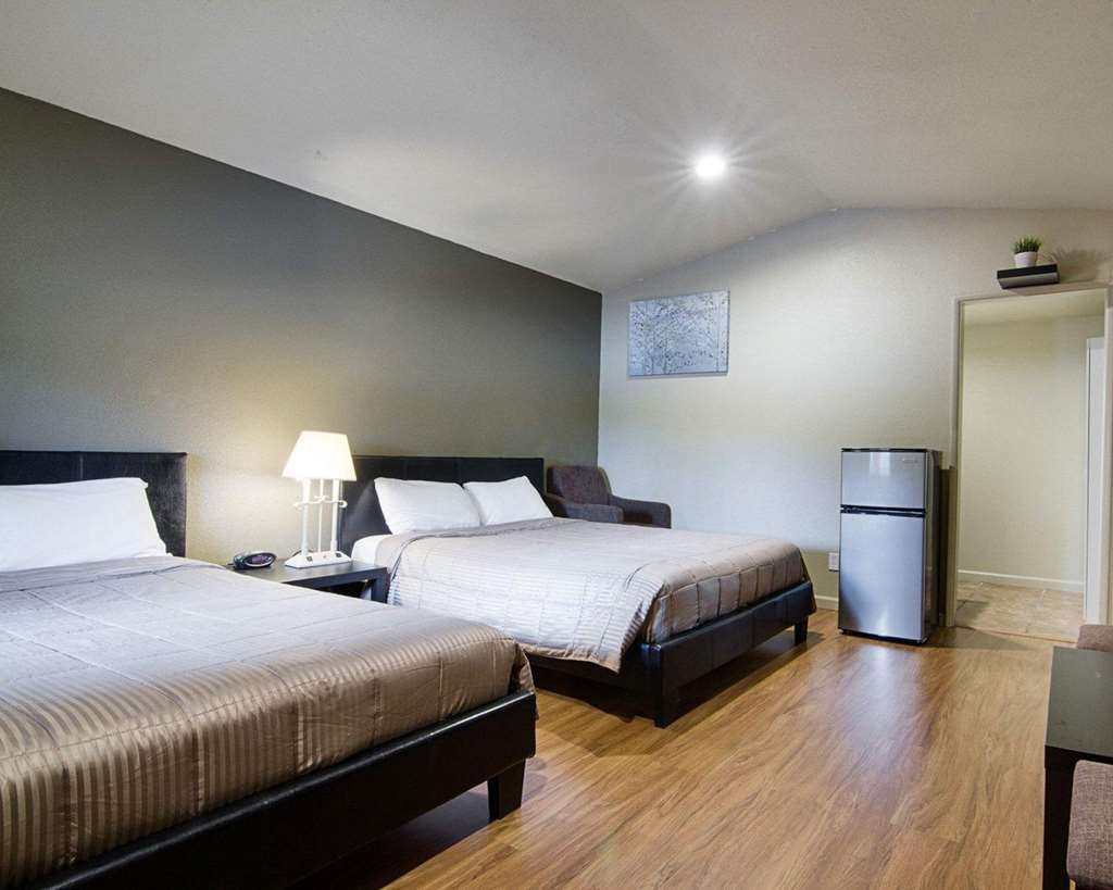 Rodeway Inn Flagstaff East Route 66 Room photo
