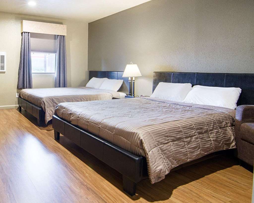 Rodeway Inn Flagstaff East Route 66 Room photo