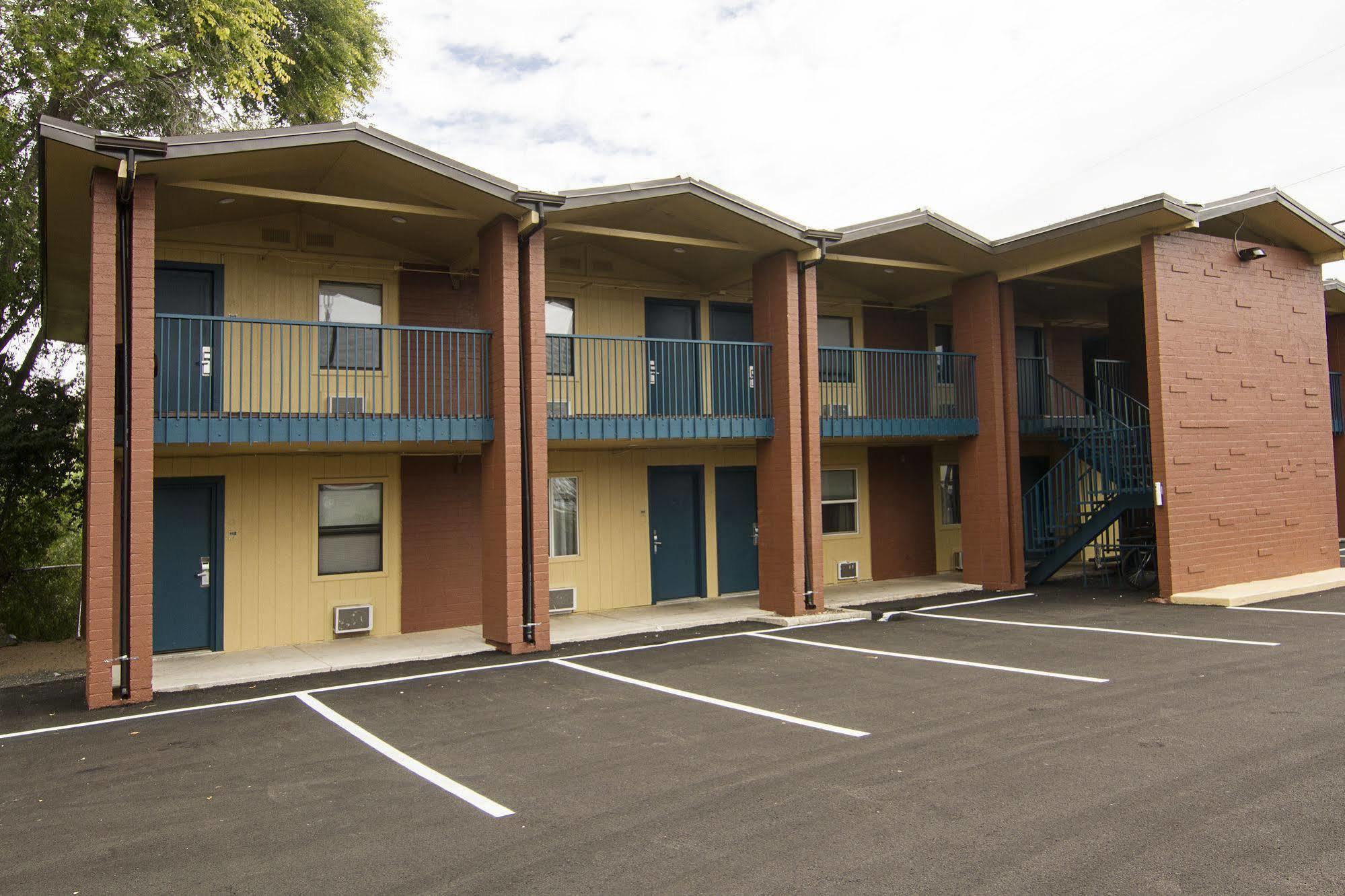 Rodeway Inn Flagstaff East Route 66 Exterior photo
